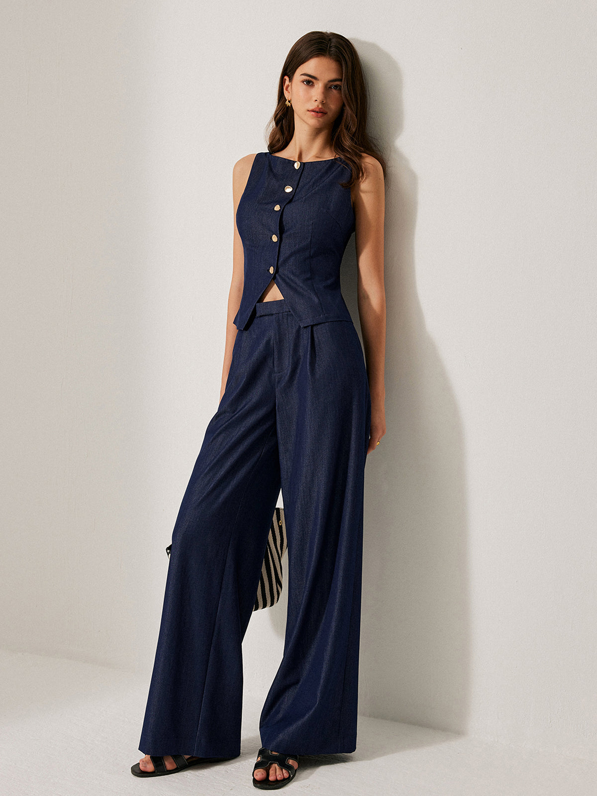 Mid-Waist Pocket Detail Pants